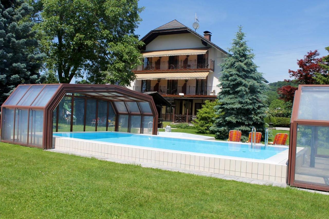 Pension Sommerauer ฮัลล์ไอน์ ภายนอก รูปภาพ