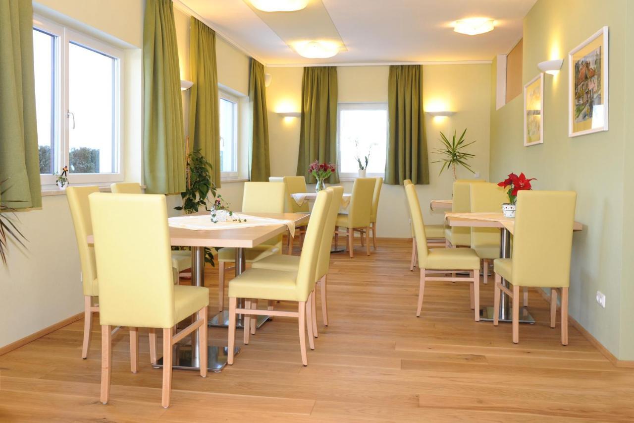 Pension Sommerauer ฮัลล์ไอน์ ภายนอก รูปภาพ